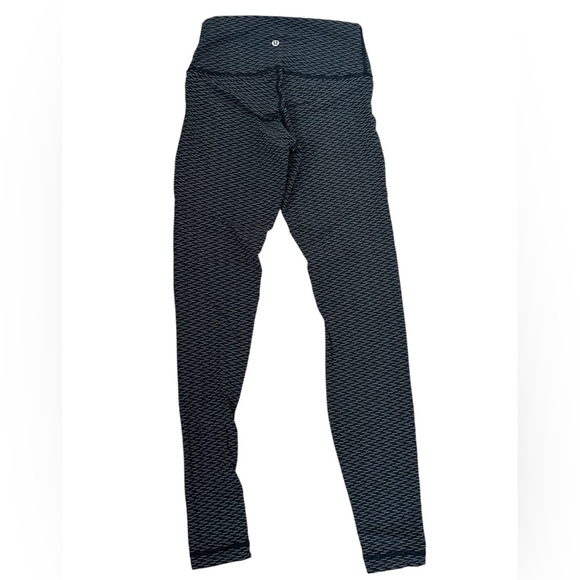 Lululemon Wunder Under black pattern style sz 6 28” - Picture 3 of 6